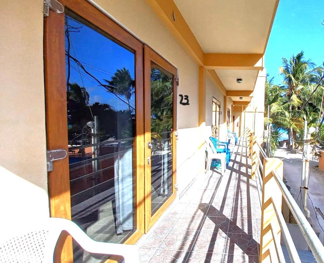 קיי קולקר Beach Club Condos At Popeyes מראה חיצוני תמונה