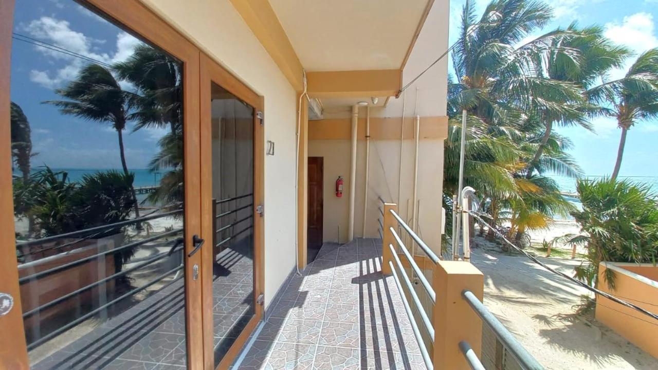 קיי קולקר Beach Club Condos At Popeyes מראה חיצוני תמונה